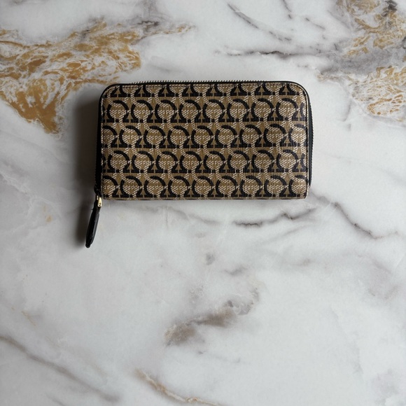 Salvatore Ferragamo Gancini canvas zip long wallet - Picture 2 of 8